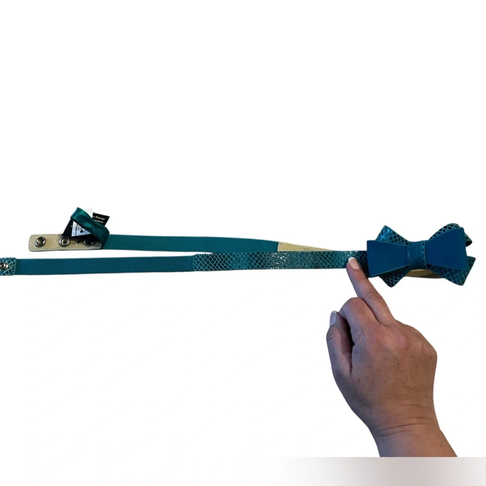 White House Black Market Turquoise Suede Bow Leather Belt